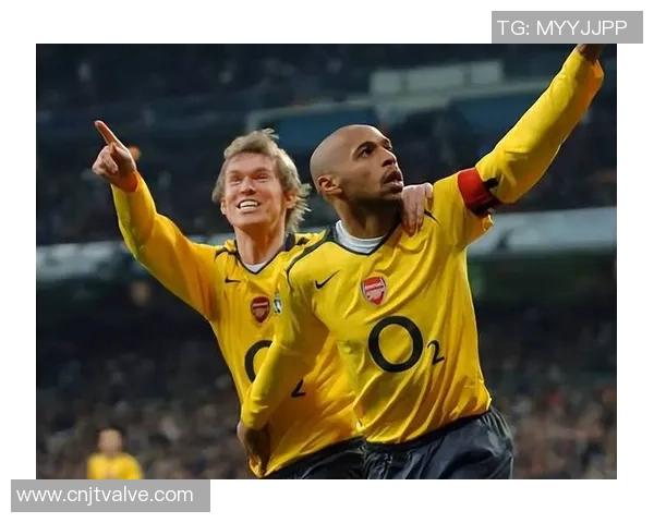 退役足球明星红白大战激情对决昔日辉煌再现绿茵场上风采依旧