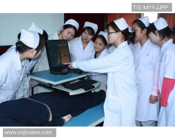 探讨当今足球界谁是最佳守门员明星的实力与成就分析